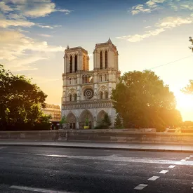 В Париже горит собор Парижской Богоматери