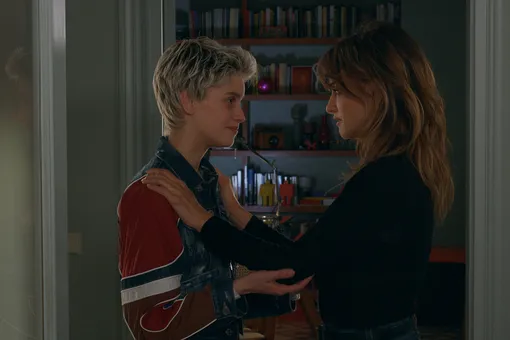 Как «Параллельные матери» Педро Альмодовара возвращают эстетику мыльной оперы в полнометражное кино Как «Параллельные матери» Педро Альмодовара возвращают эстетику мыльной оперы в полнометражное кино