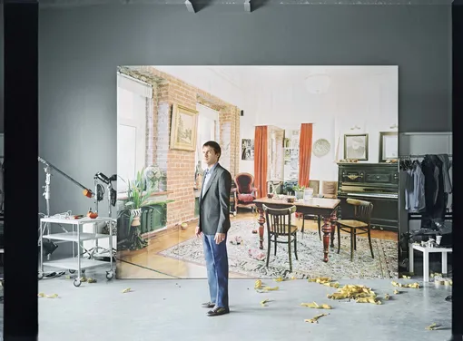 Пиджак, Marc Jacobs; рубашка, Giorgio Armani; брюки, Louis Vuitton; кеды, Dino Bigioni. Пиджак, Marc Jacobs; рубашка, Giorgio Armani; брюки, Louis Vuitton; кеды, Dino Bigioni.