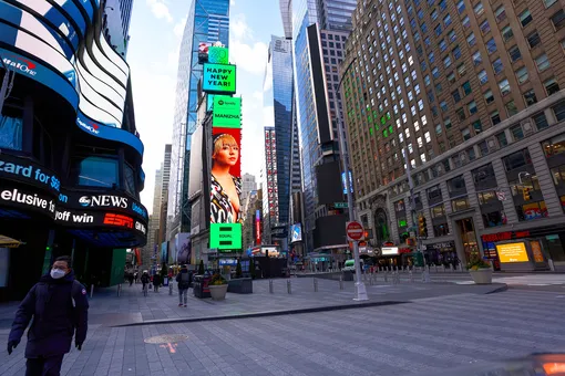 Spotify разместил на Таймс-сквер билборд с Манижей — в рамках программы по поддержке женщин в музыке Spotify разместил на Таймс-сквер билборд с Манижей — в рамках программы по поддержке женщин в музыке