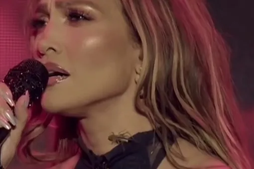 Кузнечик стал звездой концерта Дженнифер Лопес в Алматы Кузнечик стал звездой концерта Дженнифер Лопес в Алматы