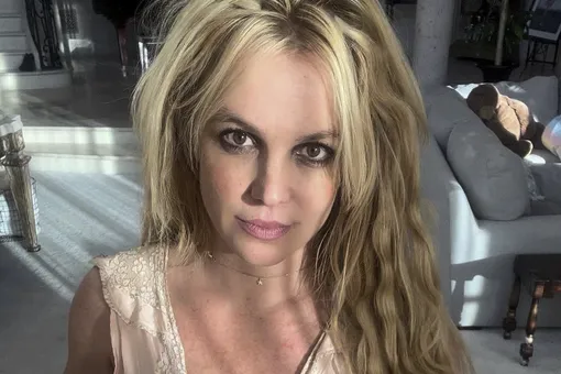 Полиция наведалась к Бритни Спирс после звонков фанатов, обеспокоившихся из-за очередного удаления профиля в Instagram Полиция наведалась к Бритни Спирс после звонков фанатов, обеспокоившихся из-за очередного удаления профиля в Instagram